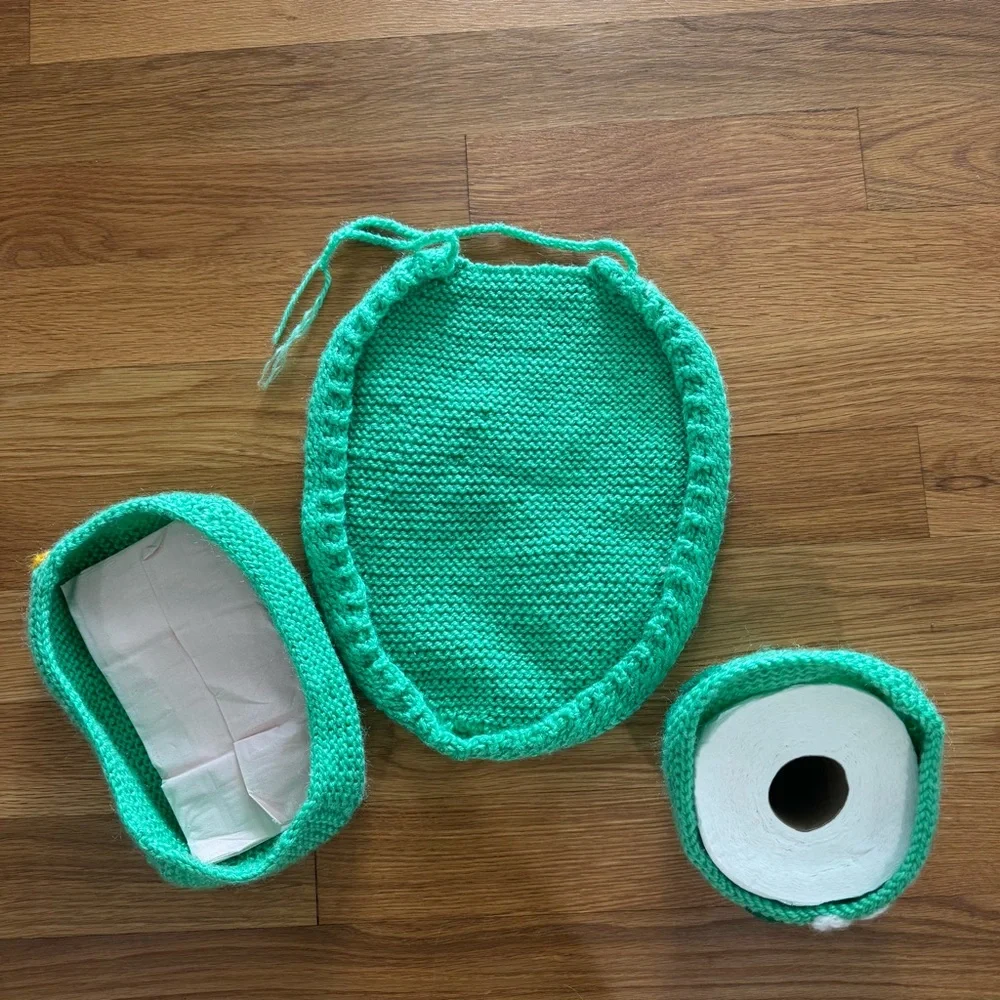 Vintage Hand Knit Crochet Bathroom Set – 3 Pieces, Green with Flowers